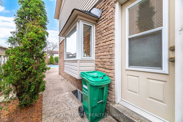 Photo 47 at 6360 Atherly Crescent, Meadowvale, Mississauga