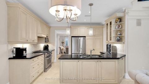 Photo 12 at 328 St. Urbain Drive, Vellore Village, Vaughan