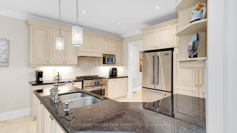 Photo 14 at 328 St. Urbain Drive, Vellore Village, Vaughan