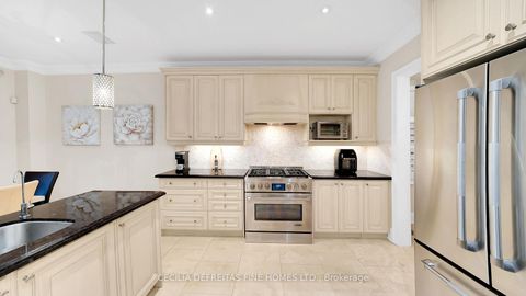 Photo 15 at 328 St. Urbain Drive, Vellore Village, Vaughan