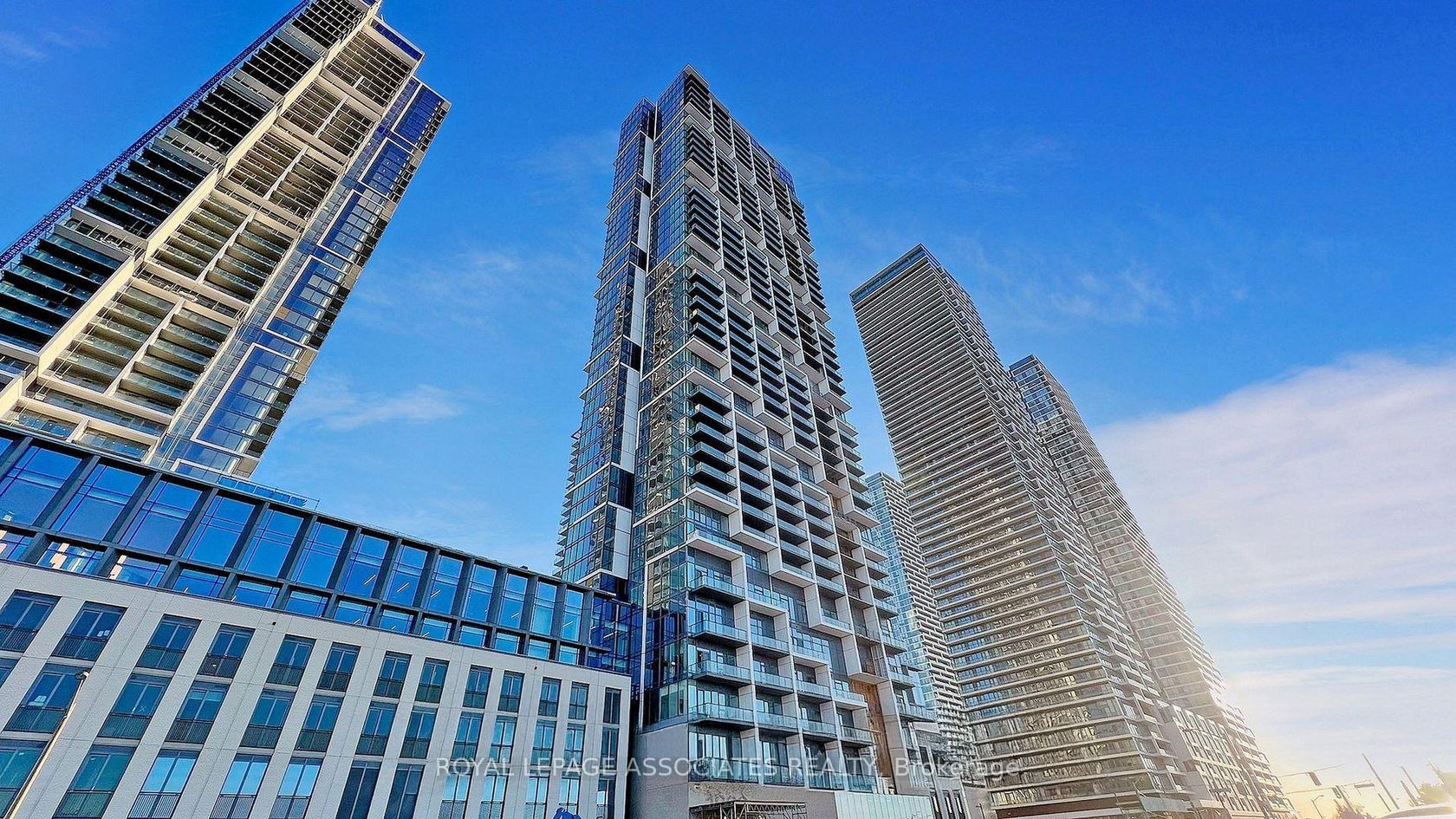 1712 - 1000 Portage Parkway, Concord, Vaughan photo 9