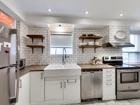 Photo 4 at 183 Madison Avenue, Annex, Toronto