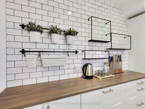 Photo 5 at 183 Madison Avenue, Annex, Toronto