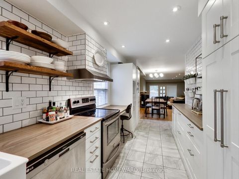 Photo 6 at 183 Madison Avenue, Annex, Toronto