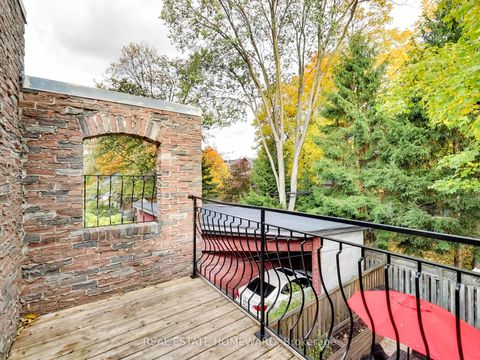 Photo 12 at 183 Madison Avenue, Annex, Toronto