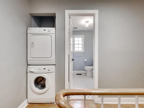 Photo 14 at 183 Madison Avenue, Annex, Toronto