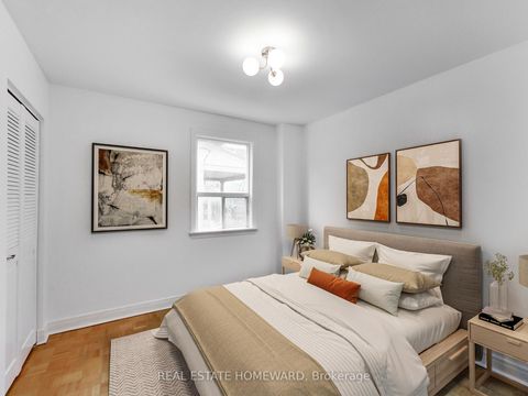 Photo 15 at 183 Madison Avenue, Annex, Toronto