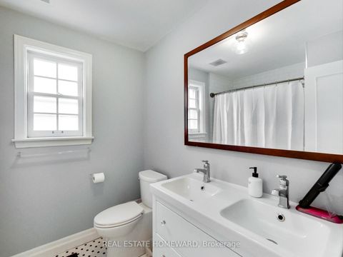 Photo 16 at 183 Madison Avenue, Annex, Toronto