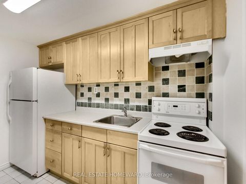 Photo 21 at 183 Madison Avenue, Annex, Toronto