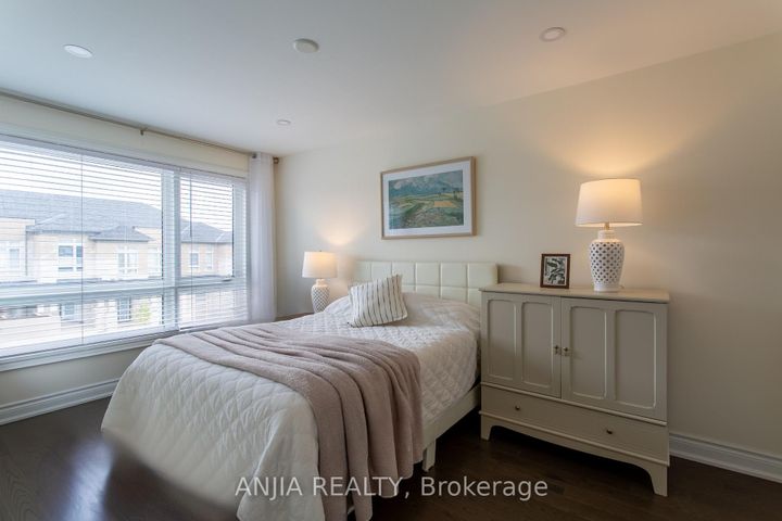 Photo 12 at 9 MACE Avenue, Rural Richmond Hill, Richmond Hill