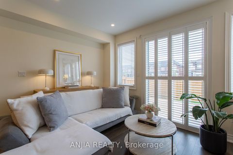 Photo 6 at 9 MACE Avenue, Rural Richmond Hill, Richmond Hill