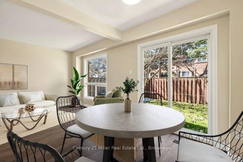 Photo 14 at 40 - 30 Dundalk Drive, Dorset Park, Toronto