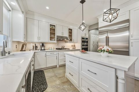 Photo 14 at 90 Summeridge Drive, Patterson, Vaughan