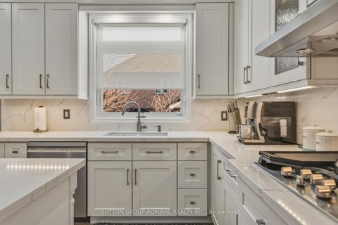 Photo 17 at 90 Summeridge Drive, Patterson, Vaughan