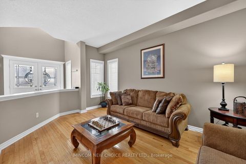 Photo 5 at 37 Westminster Circle, Shore, Barrie