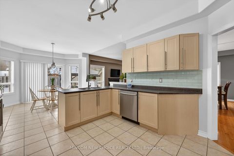 Photo 12 at 37 Westminster Circle, Shore, Barrie