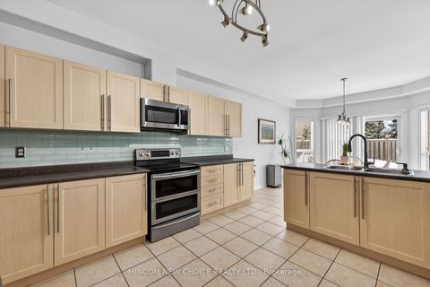 Photo 14 at 37 Westminster Circle, Shore, Barrie