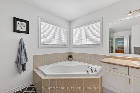 Photo 20 at 37 Westminster Circle, Shore, Barrie