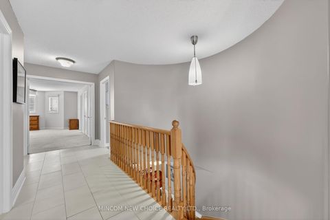 Photo 21 at 37 Westminster Circle, Shore, Barrie