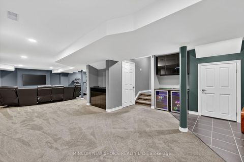 Photo 33 at 37 Westminster Circle, Shore, Barrie