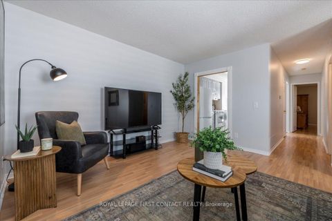 Photo 5 at 36 CHURCHLAND Drive, Holly, Barrie