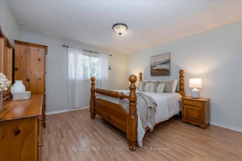 Photo 11 at 36 CHURCHLAND Drive, Holly, Barrie