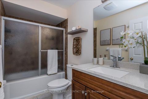 Photo 13 at 36 CHURCHLAND Drive, Holly, Barrie