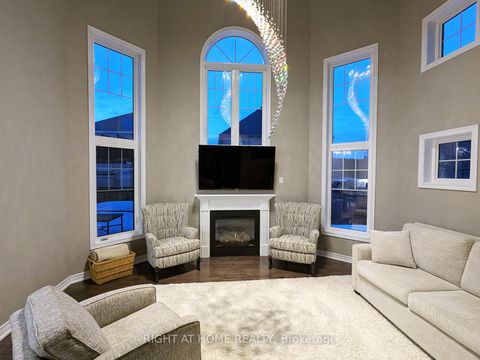 Photo 3 at 28 Timberbank Square, Sutton & Jackson's Point, Georgina