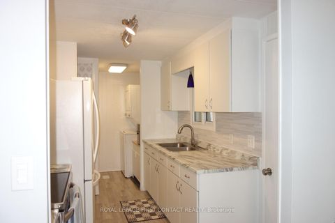 Photo 8 at 23 Mimosa Crescent, Rural Innisfil, Innisfil