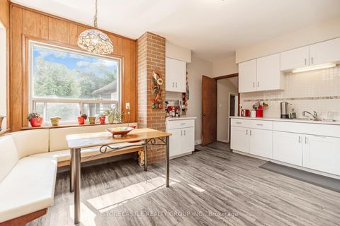 Photo 8 at 2321 Major Mackenzie Drive W, Maple, Vaughan