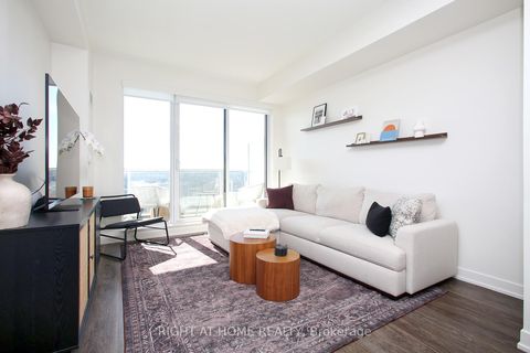 Photo 14 at 513 - 6 David Eyer Road, Rural Richmond Hill, Richmond Hill