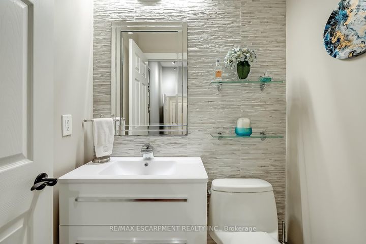 Photo 8 at 4304 Taywood Drive, Rose, Burlington