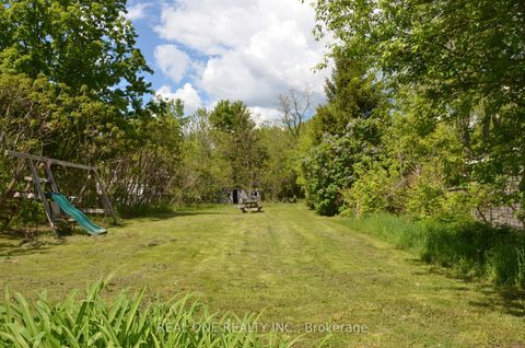 Photo 2 at 216 Foster Drive, Painswick North, Barrie
