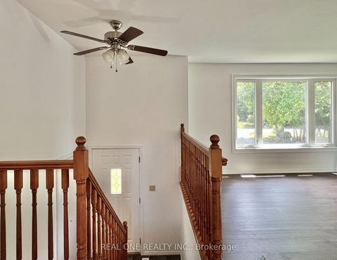 Photo 3 at 216 Foster Drive, Painswick North, Barrie