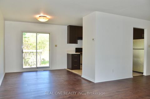 Photo 6 at 216 Foster Drive, Painswick North, Barrie