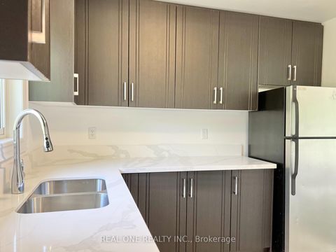 Photo 8 at 216 Foster Drive, Painswick North, Barrie