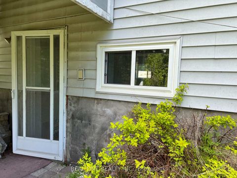 Photo 13 at 216 Foster Drive, Painswick North, Barrie
