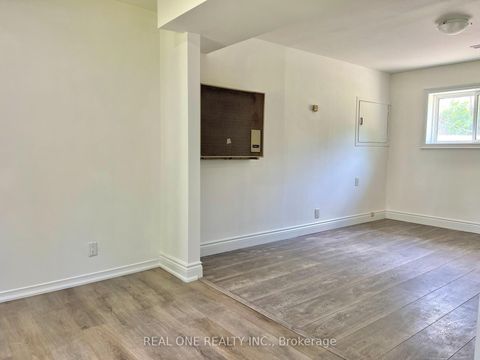 Photo 16 at 216 Foster Drive, Painswick North, Barrie