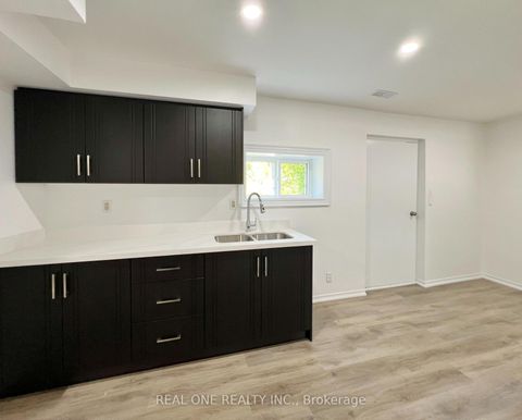 Photo 18 at 216 Foster Drive, Painswick North, Barrie