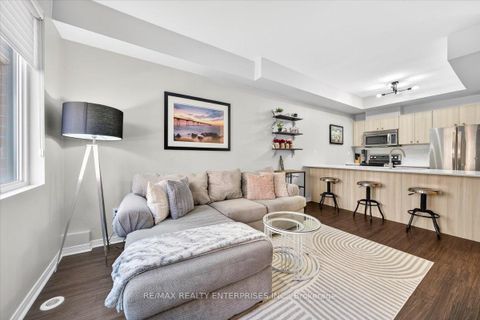 Photo 2 at 21 - 871 Wilson Avenue, CFB, Toronto