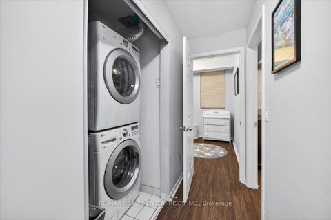 Photo 12 at 21 - 871 Wilson Avenue, CFB, Toronto