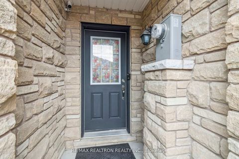 Photo 2 at 33 Pidgeon Street, Birchmount, Toronto