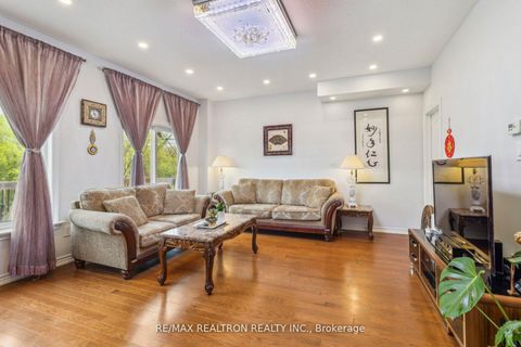 Photo 8 at 33 Pidgeon Street, Birchmount, Toronto