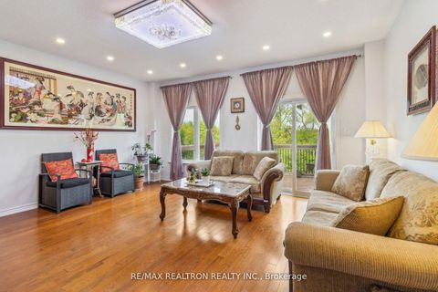 Photo 10 at 33 Pidgeon Street, Birchmount, Toronto