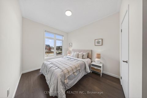 Photo 10 at 1240 Wellington Street E, Bayview Northeast, Aurora