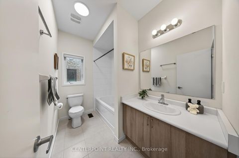 Photo 24 at 1240 Wellington Street E, Bayview Northeast, Aurora