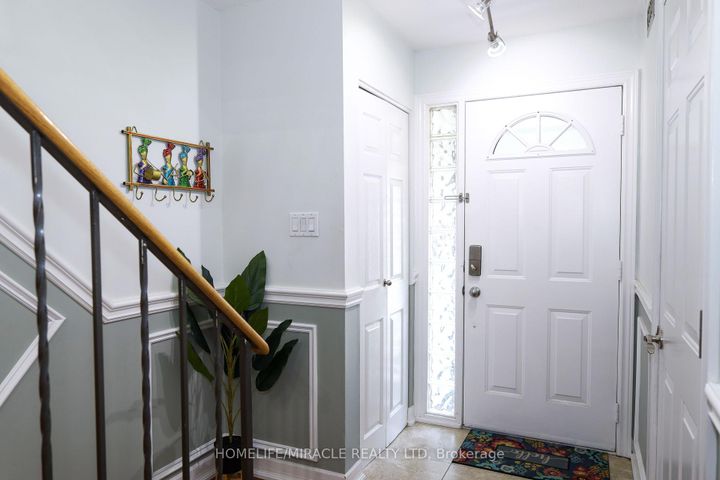 Photo 4 at 64 - 2440 Bromsgrove Road, Clarkson, Mississauga