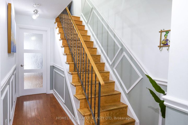 Photo 5 at 64 - 2440 Bromsgrove Road, Clarkson, Mississauga