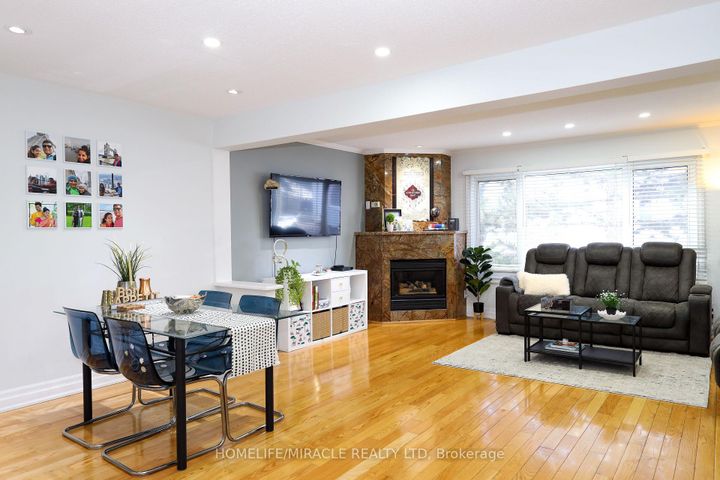Photo 10 at 64 - 2440 Bromsgrove Road, Clarkson, Mississauga