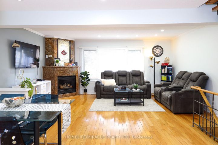 Photo 11 at 64 - 2440 Bromsgrove Road, Clarkson, Mississauga